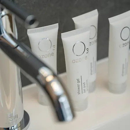 Stylish One Bedroom In With Free Parking And Balcony By Renters 아파트